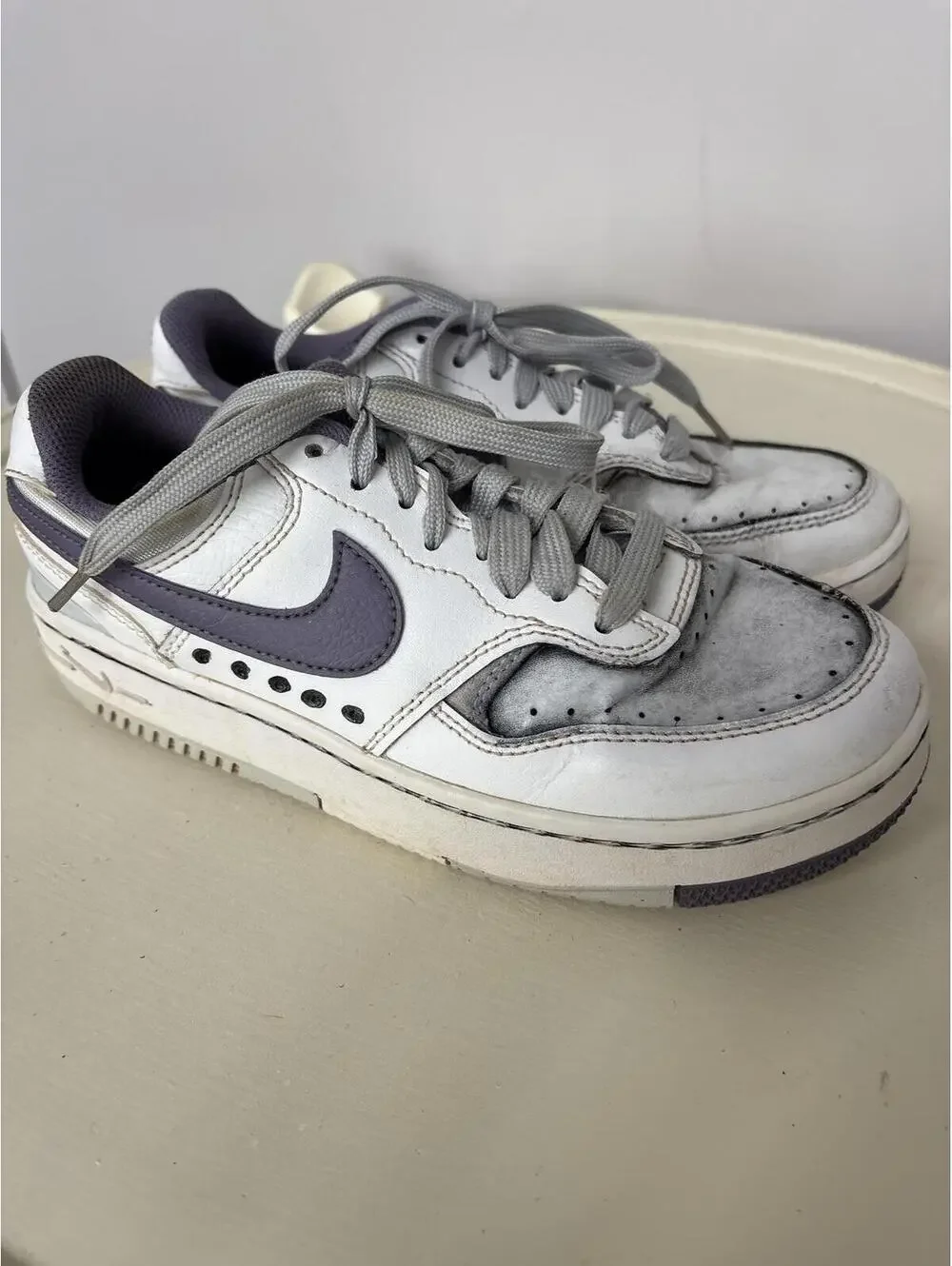 Nike Low Top Sneakers with purple Size 6.5 Girls Kids